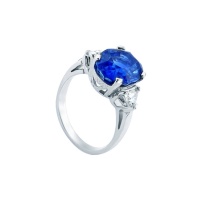 SAPPHIRE OVAL TRILLIANT WHITE GOLD RING