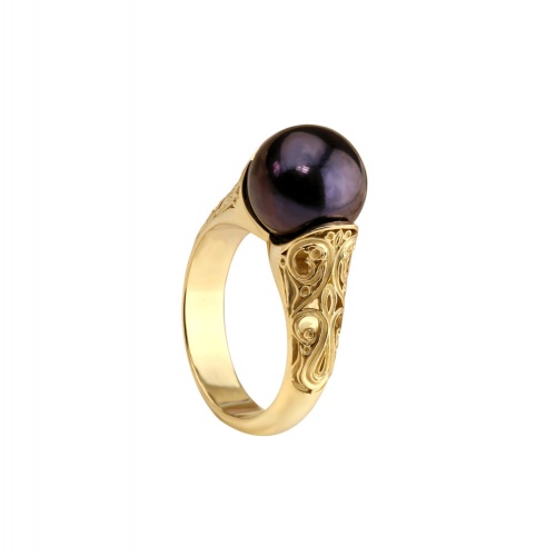 ANTIQUE BLACK PEARL RING